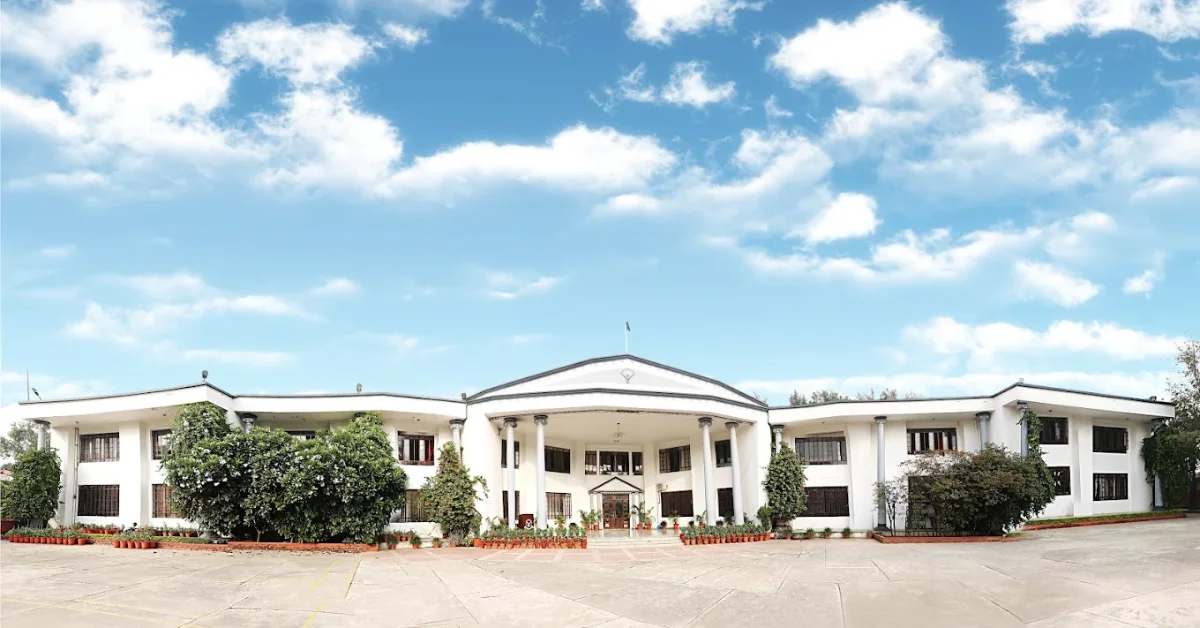 school in india with low fees 